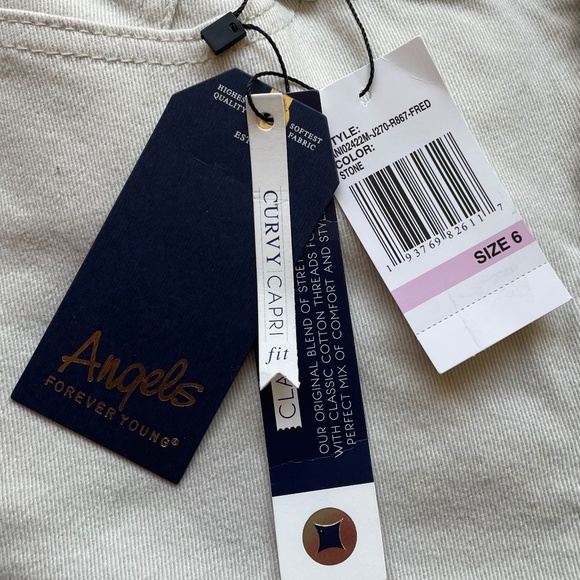 🌟HP🌟 NWT 🦋 Relaxed fit jeans | Size: 6 - Picture 15 of 16